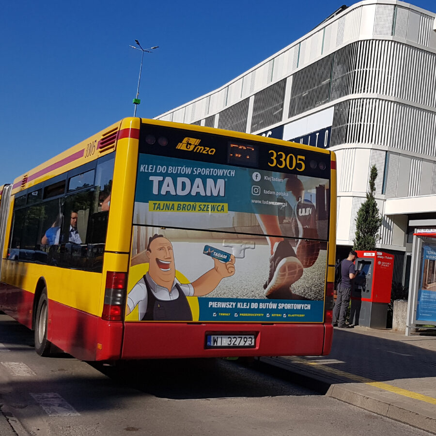 Reklama marki Tadam na autobusach komunikacji miejskiej